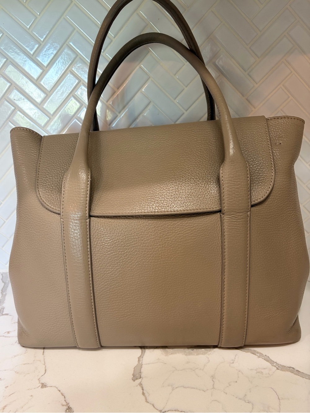 Cuyana Trapeze Pebbled Leather Satchel Flap Tote Taupe Top Handle Crossbody